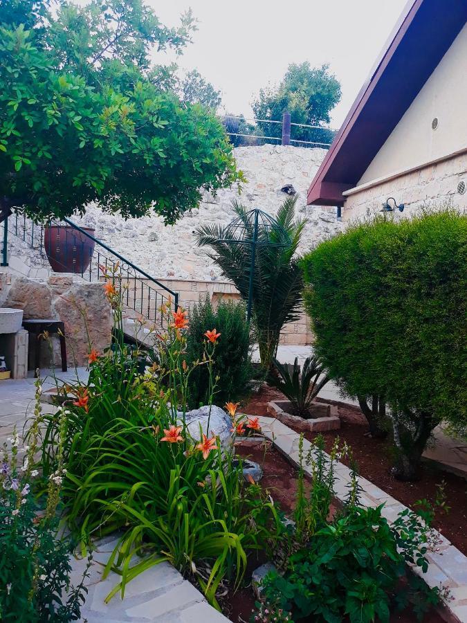 Lofou Traditional House Exterior foto